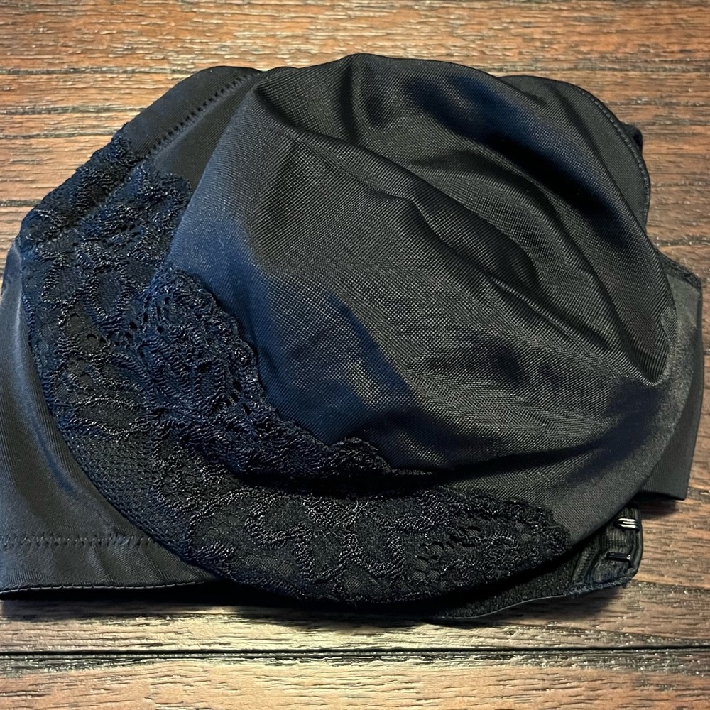 Black Bra 36C Underwire Lace Black Barely Worn Wardrobe Basic